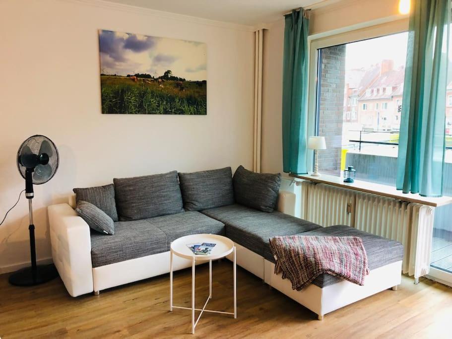 Zentrale Studio Wohnung In Emden Eksteriør billede